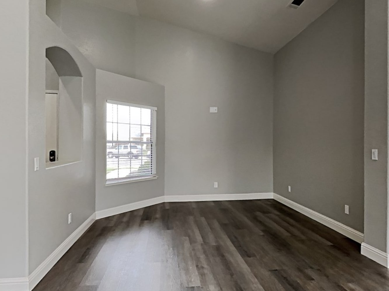 1182 Park Heights Dr photo 3