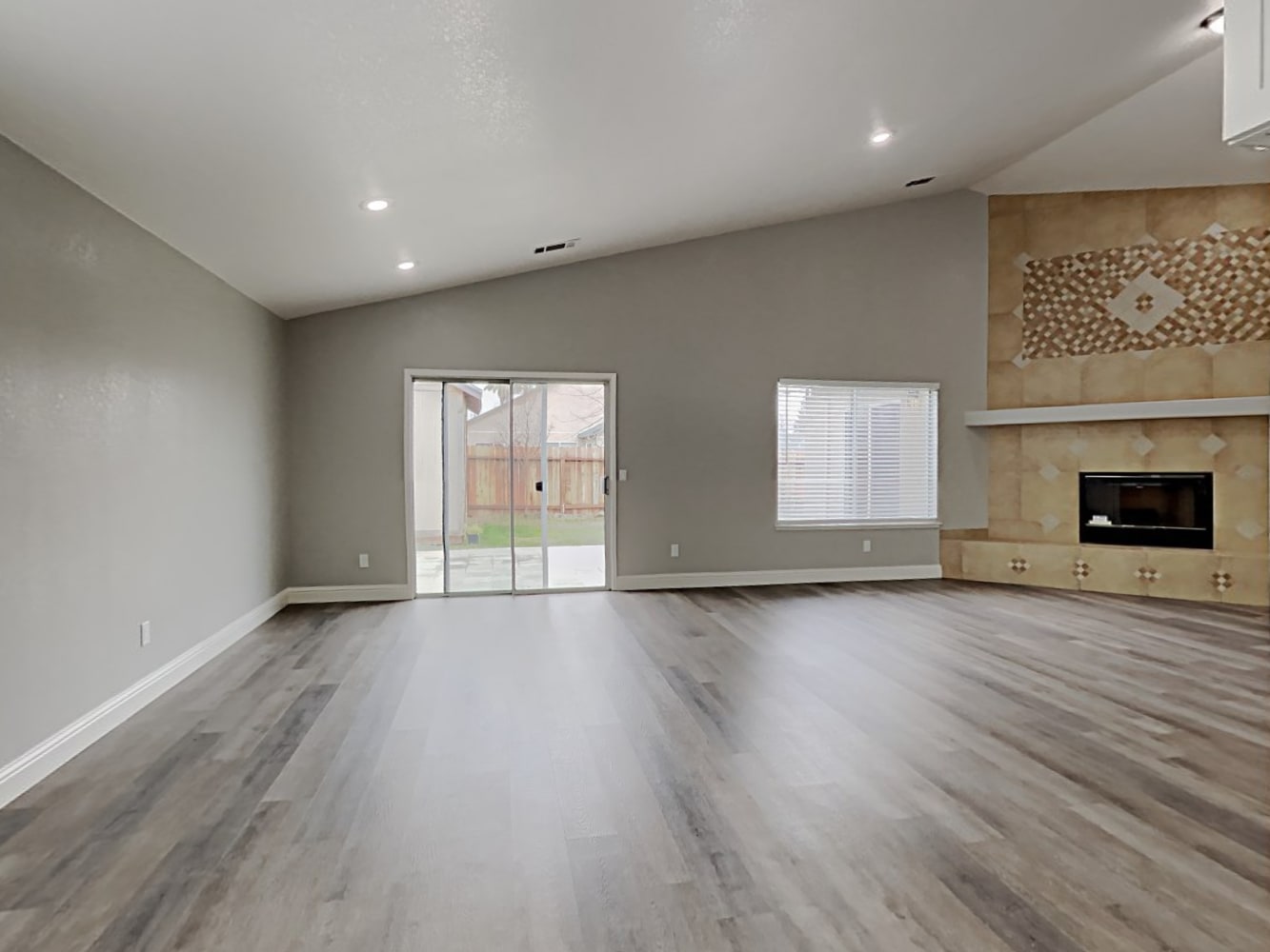 1182 Park Heights Dr photo 5