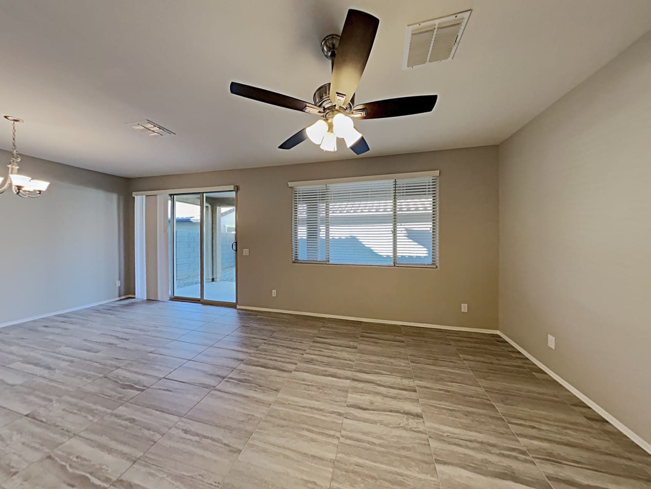 1148 S Sawyer photo 5