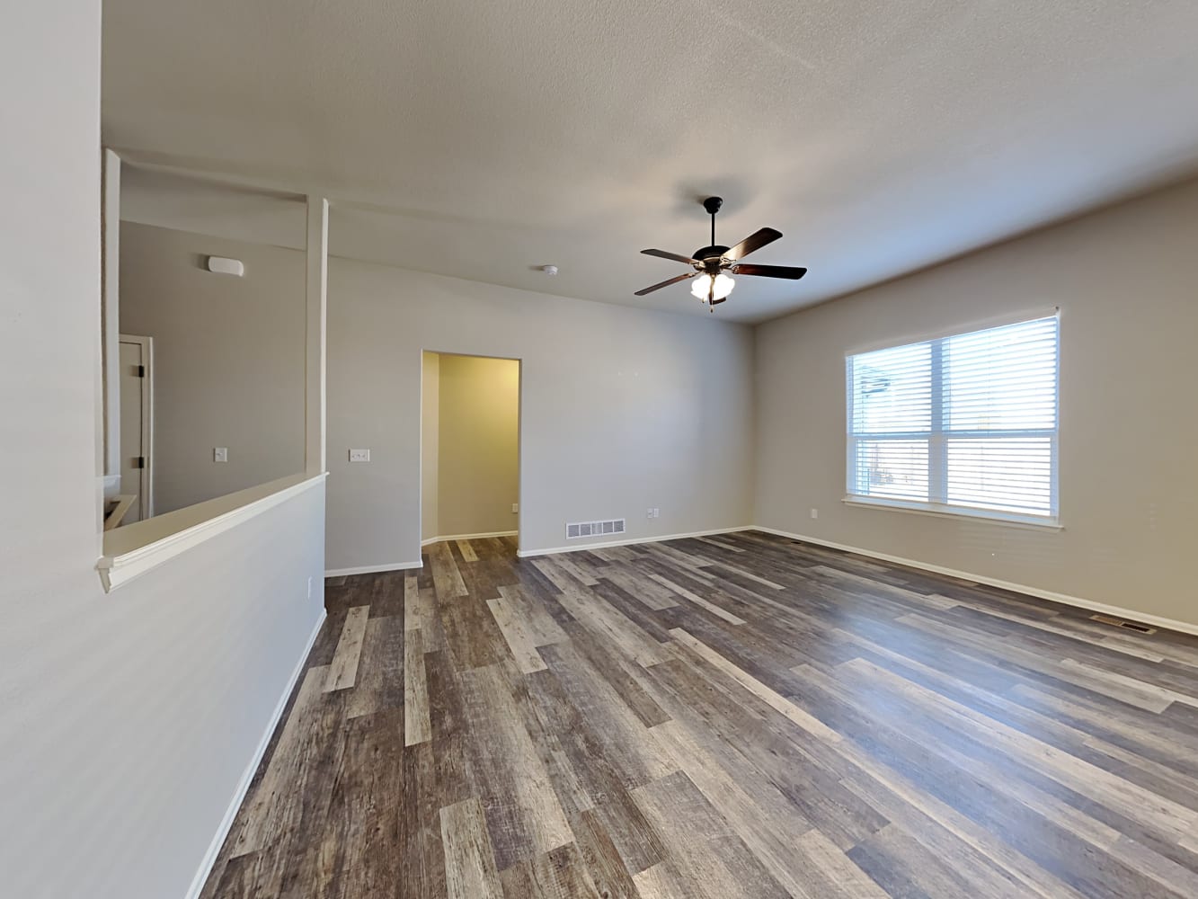 4762 Justeagen Dr photo 4