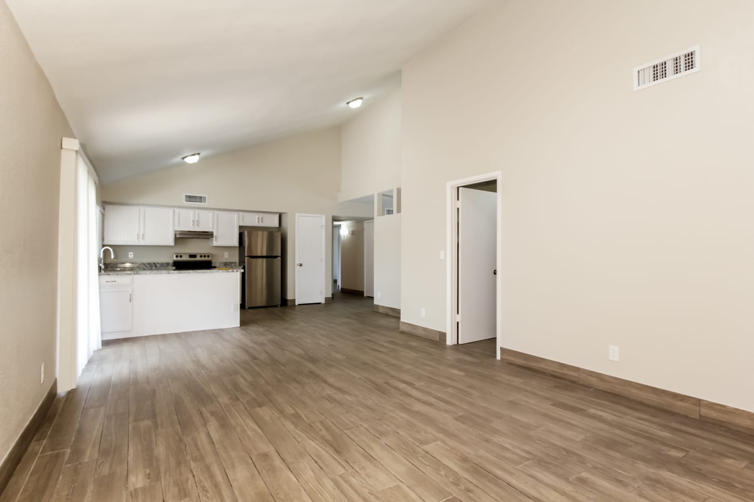 3949 W Windrose Dr photo 5