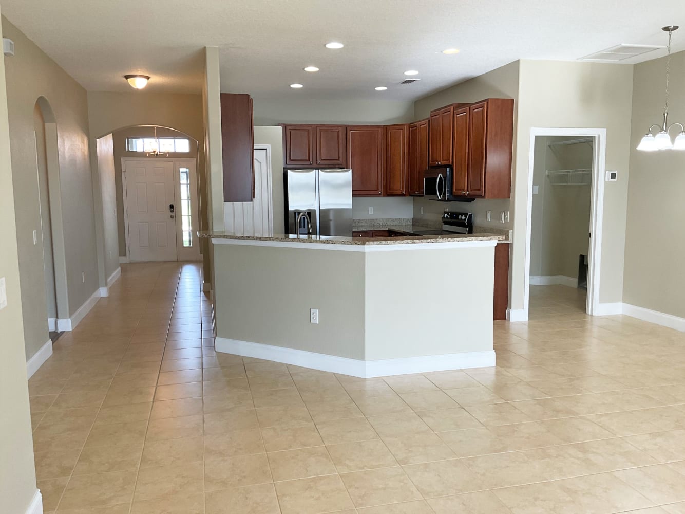 3263 Hawthorne Ave photo 2