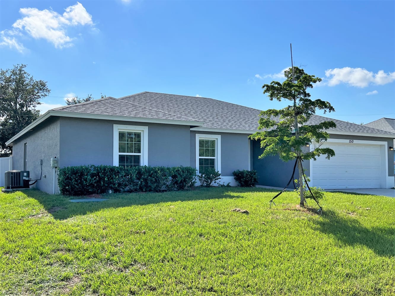 150 SW Milburn Cir photo 2