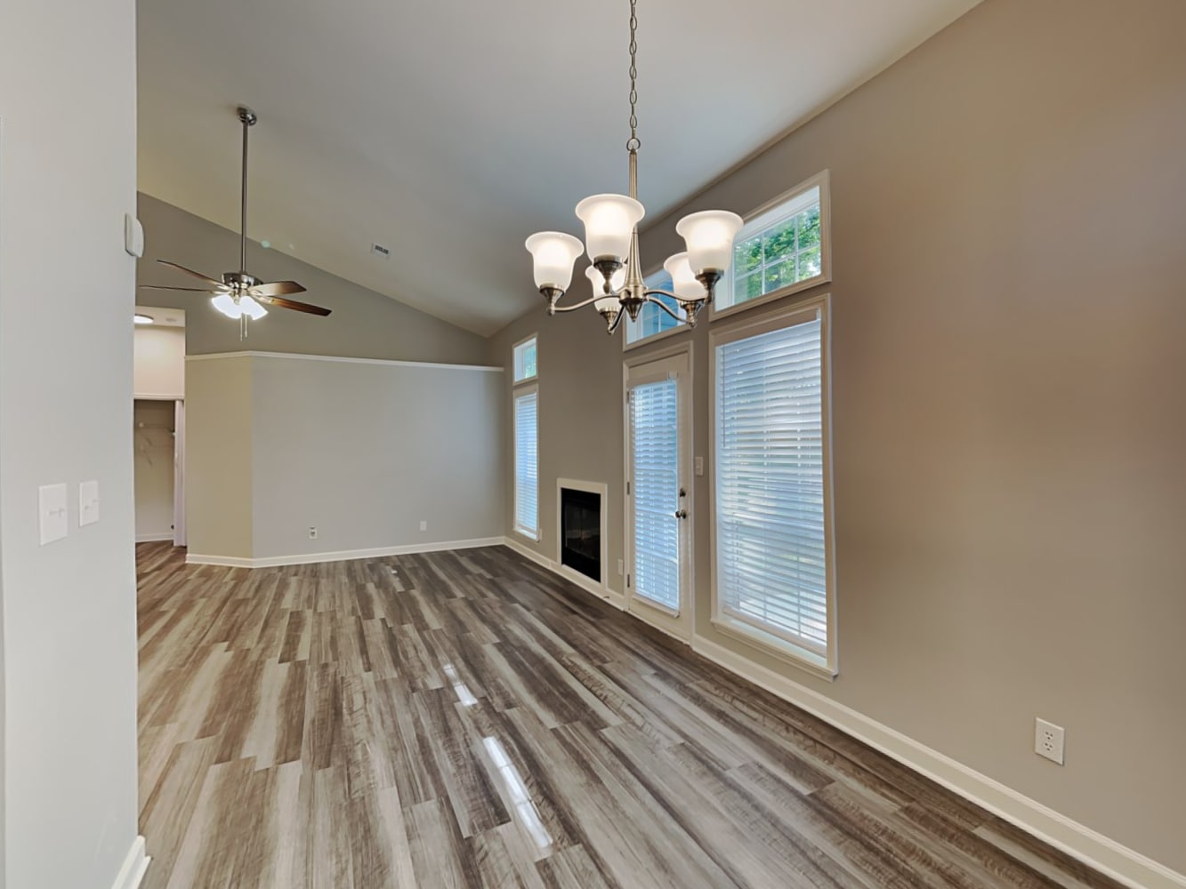 8507 Red Setter Ln photo 5
