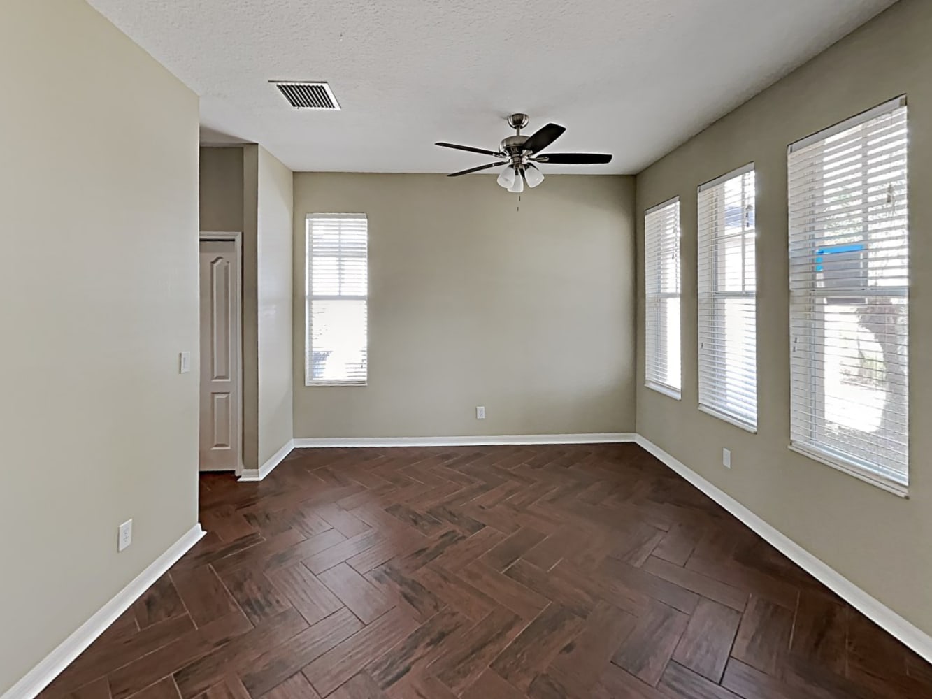 5232 Clover Mist Dr photo 4