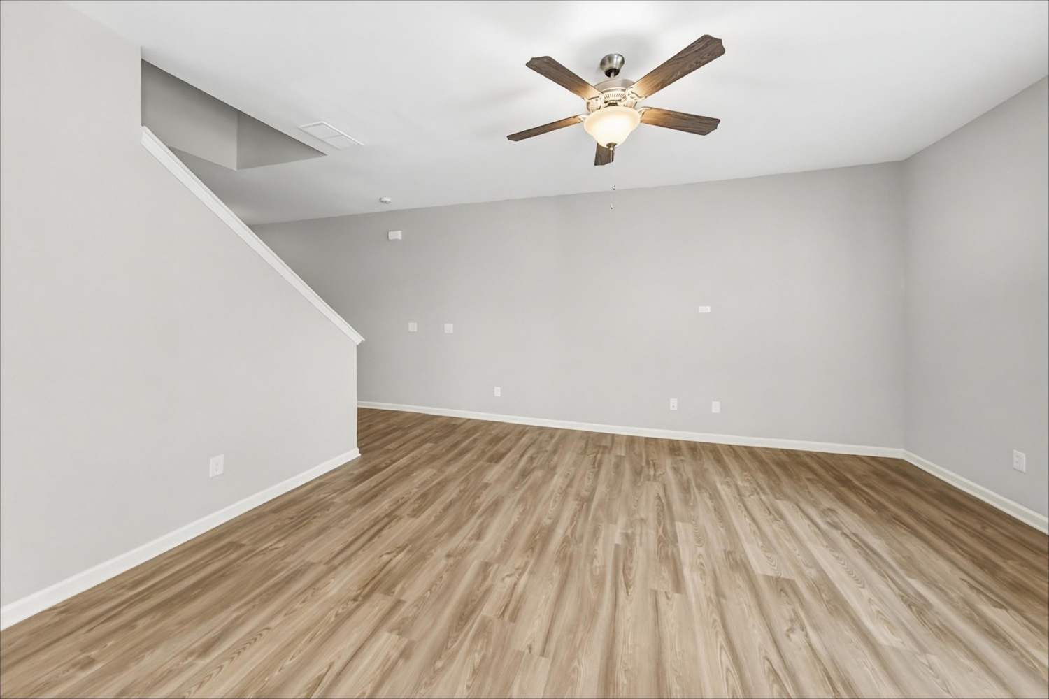 555 S Fortune Way photo 5