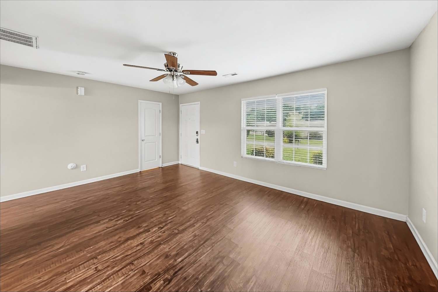 1357 Steven Dr photo 5