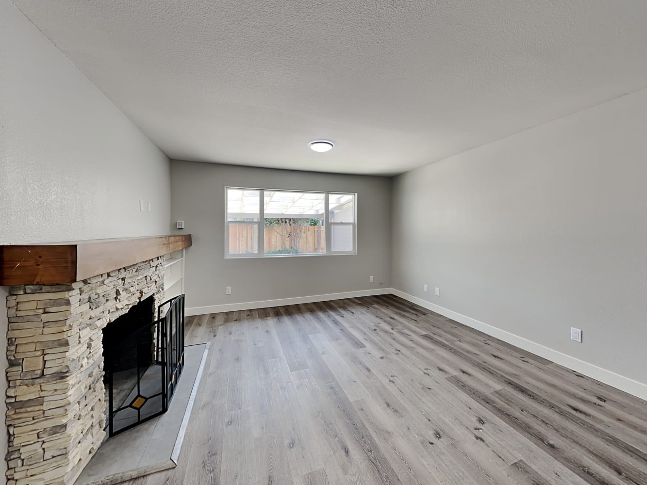 2611 Barbera Way photo 3