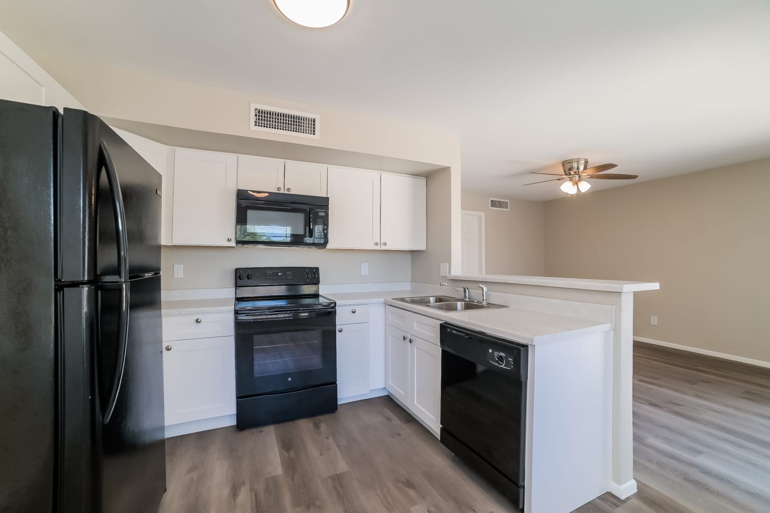 3711 W Camino Real Glendale, AZ 85310 photo 4