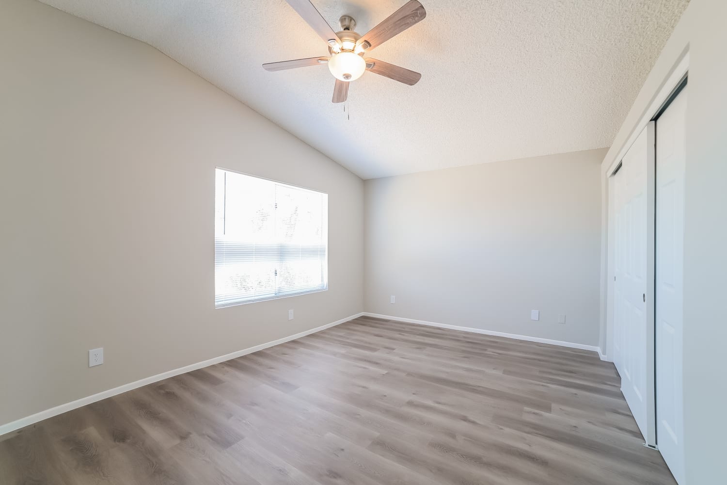 3711 W Camino Real Glendale, AZ 85310 photo 5