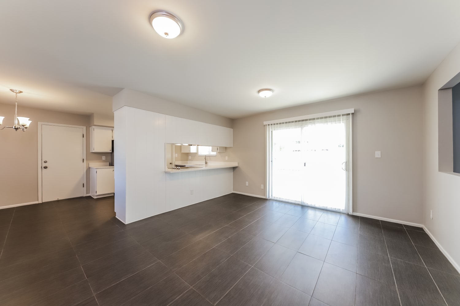 3518 W Shangri La Rd photo 5
