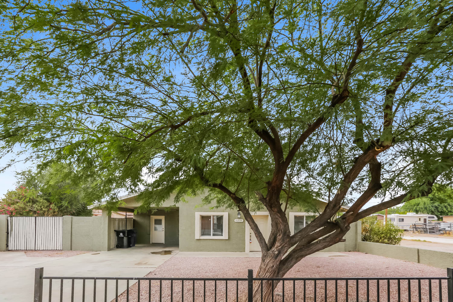 11235 W Hopi St photo 3