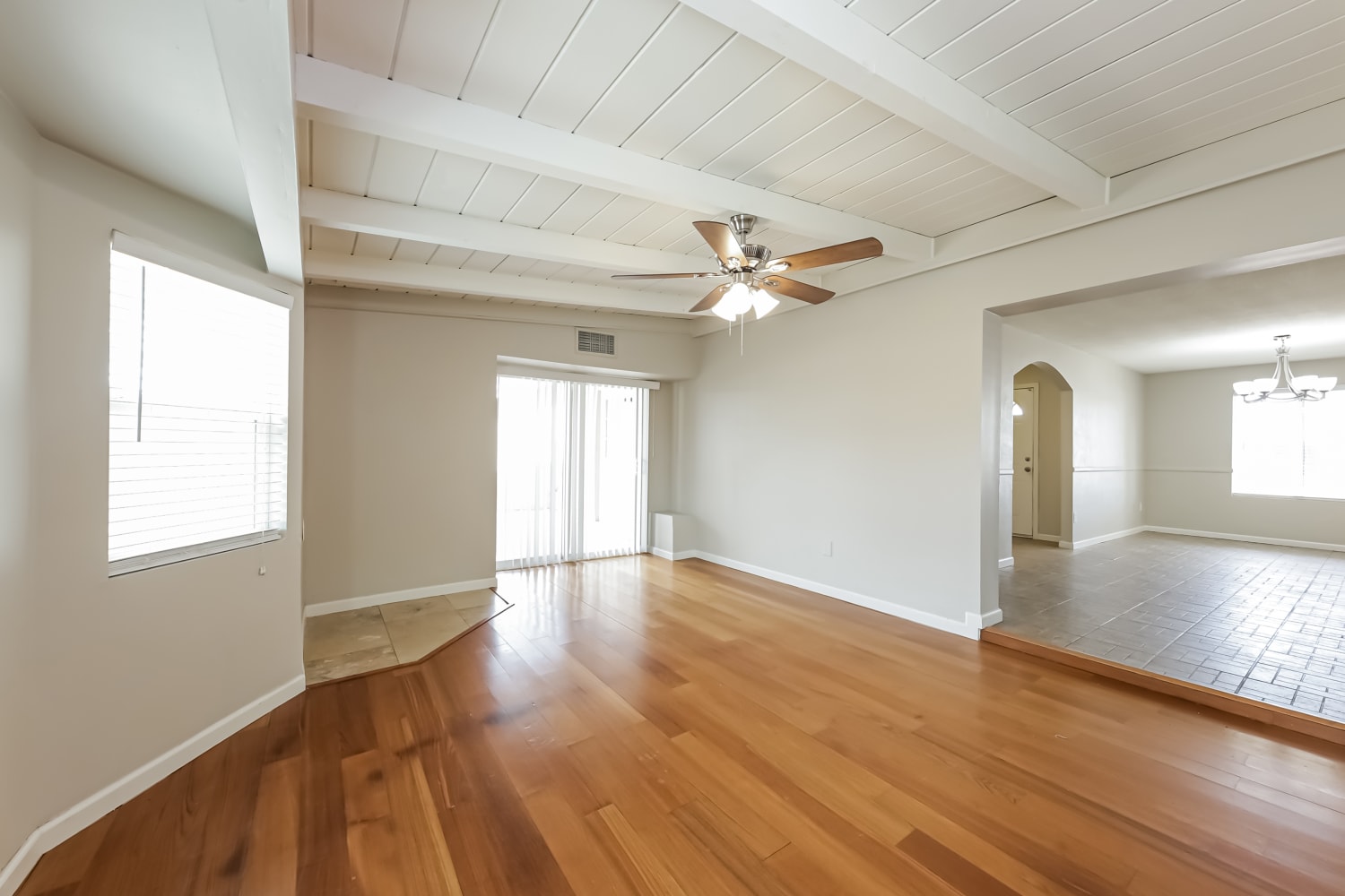 601 W Oraibi Dr photo 3