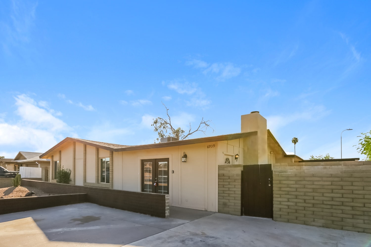 6939 W San Miguel Ave photo 2