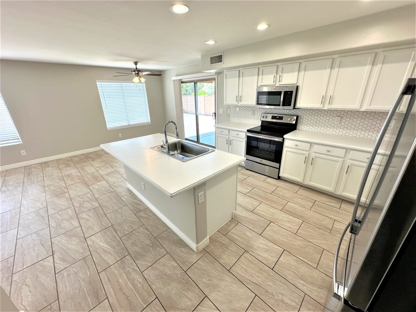 25541 W Pioneer St Buckeye, AZ 85326 photo 4