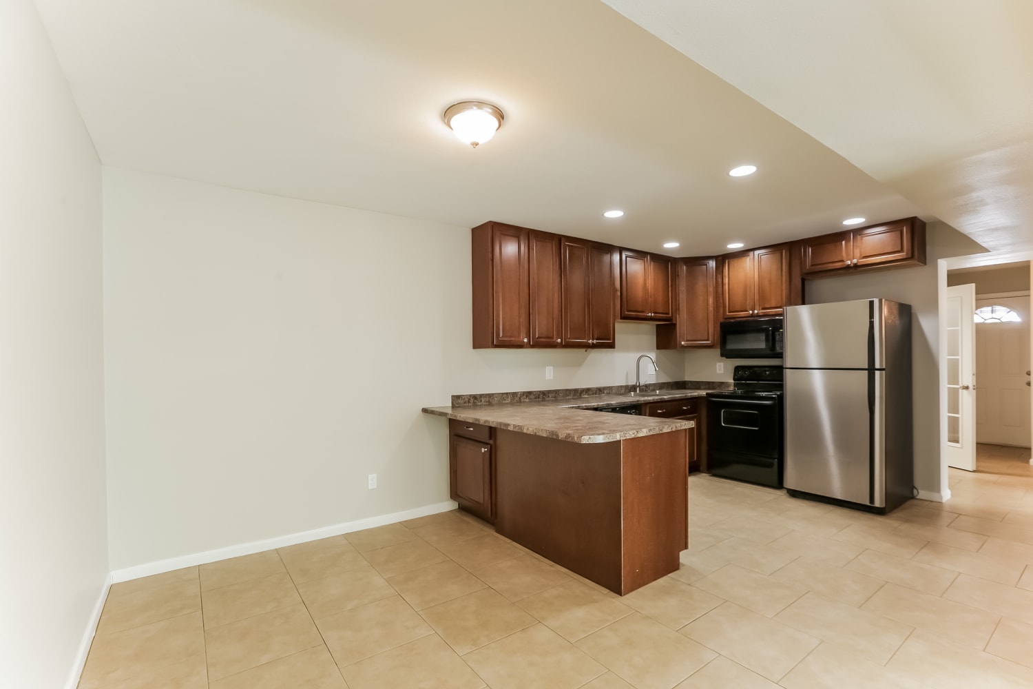 436 W La Jolla Drive photo 5