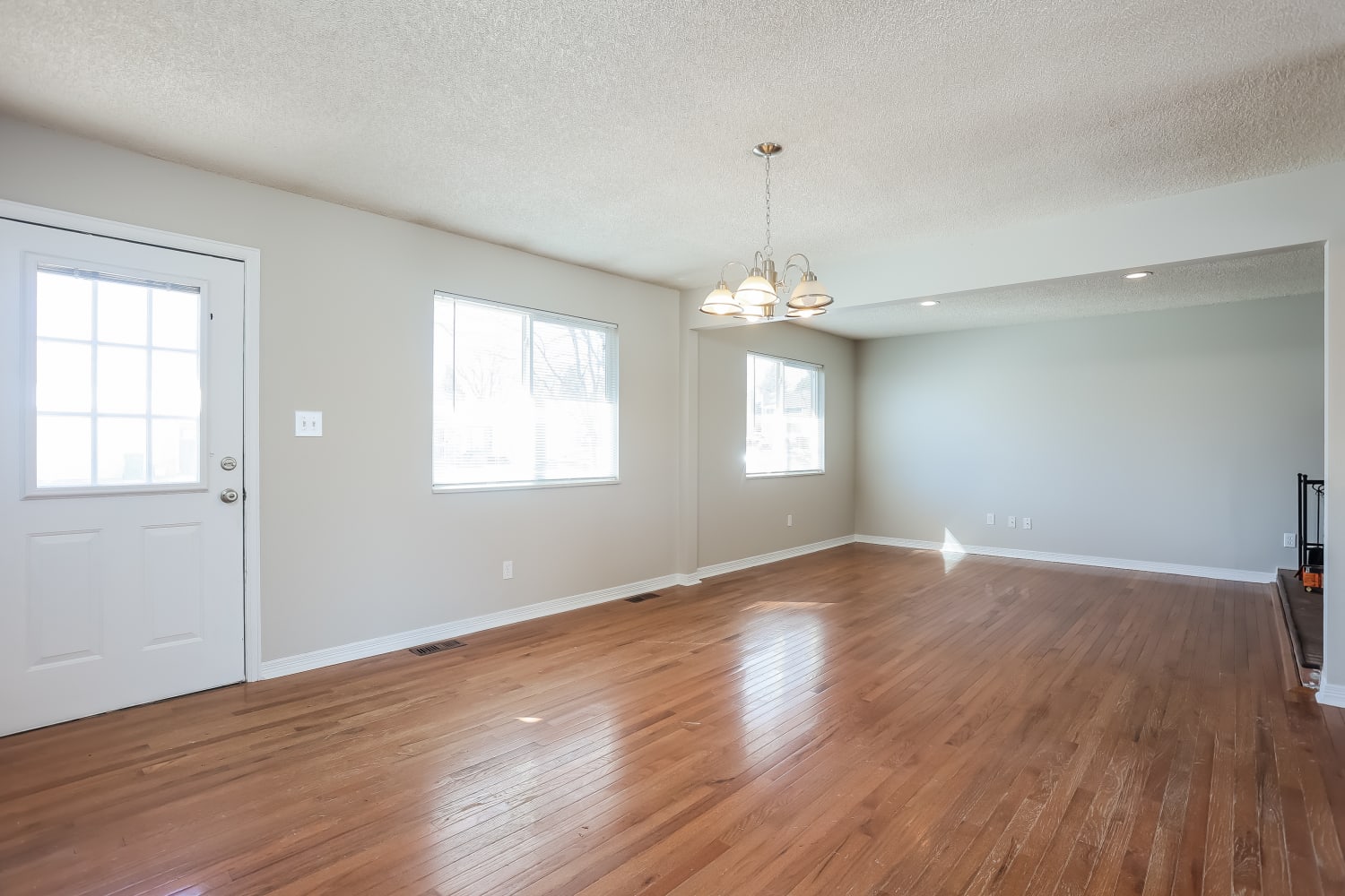 920 S Waco Way photo 3