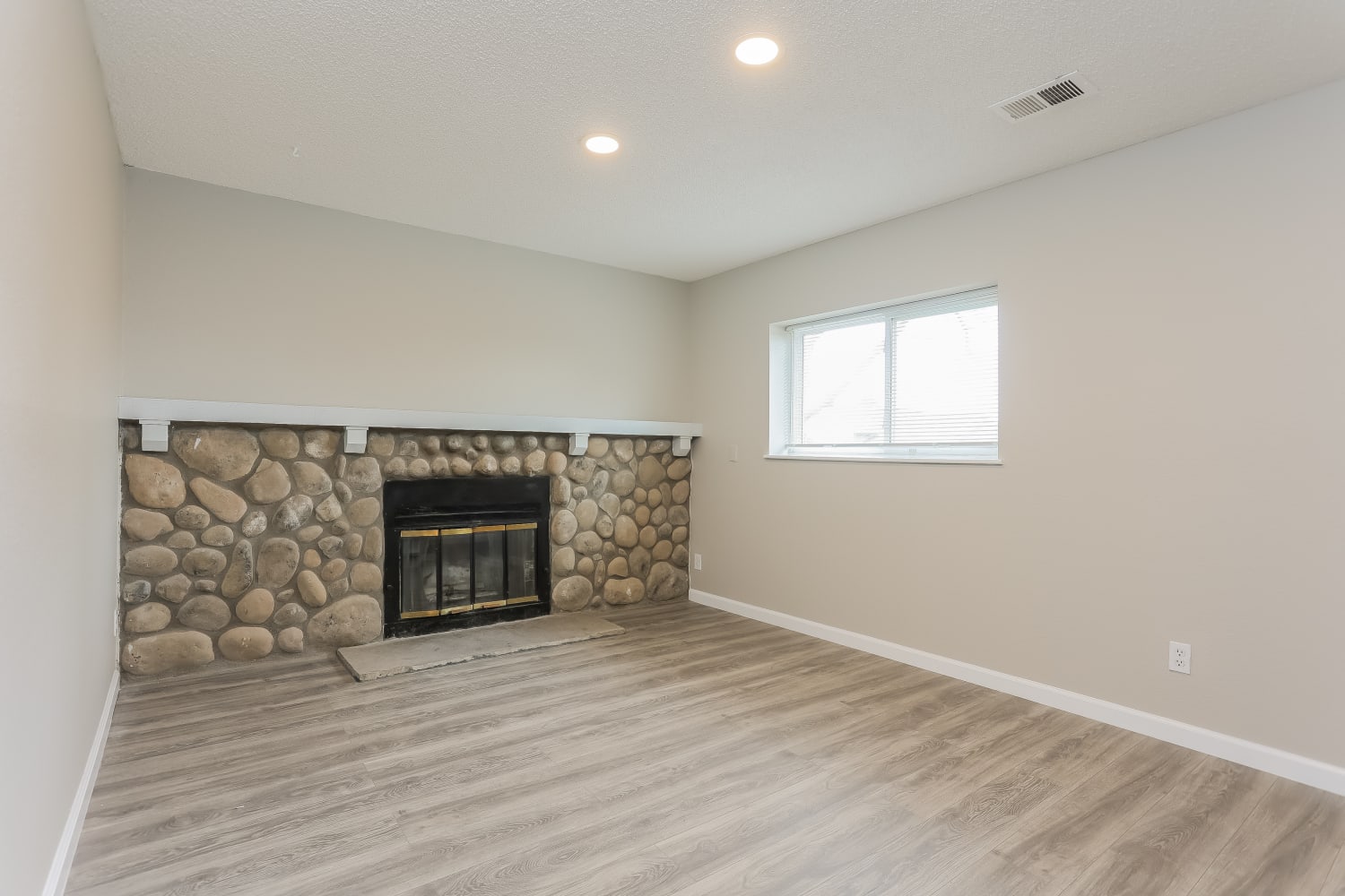 5752 S Perth Place photo 4