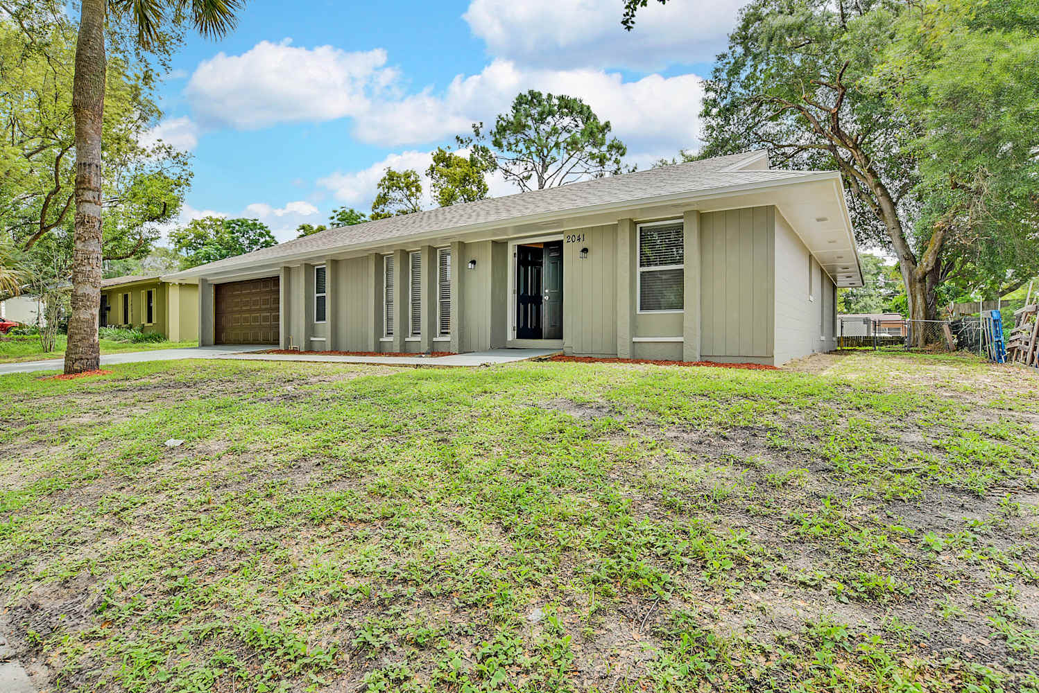 2041 Dunsford Dr photo 3
