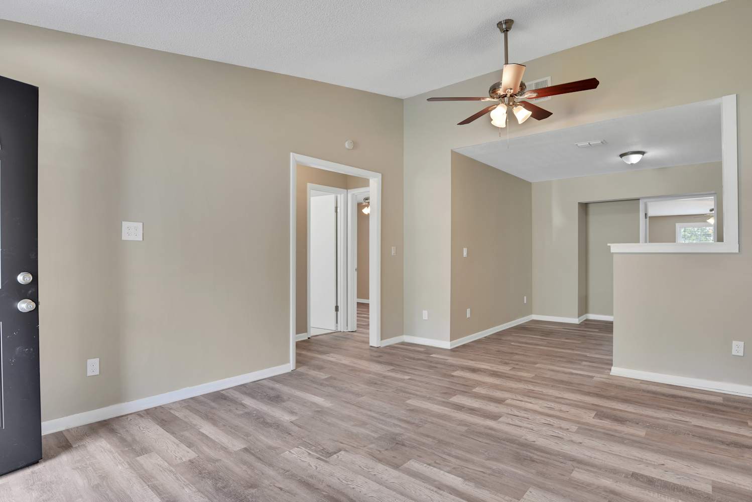 243 Crabtree Ave photo 3