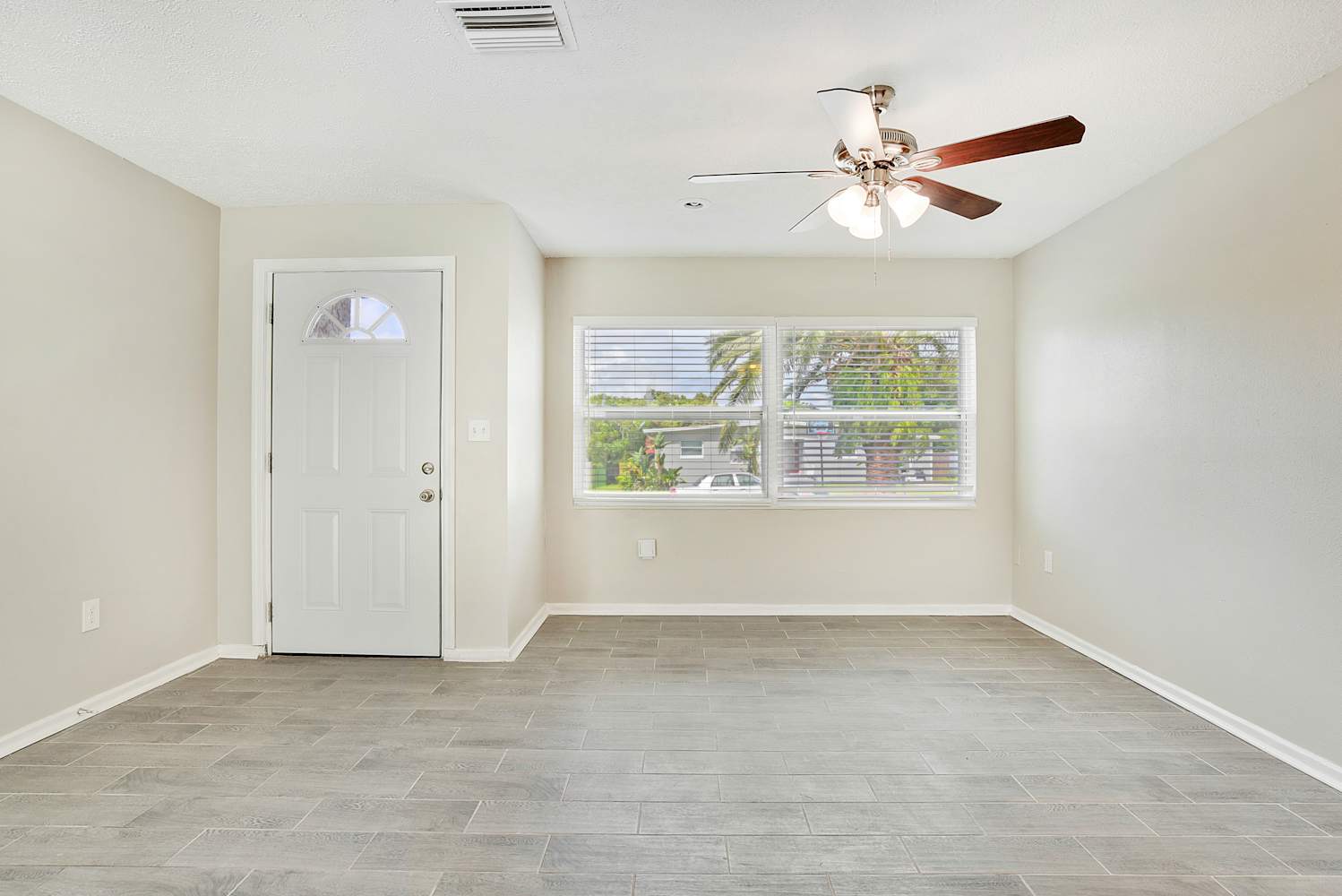 3401 Paris Pl photo 2
