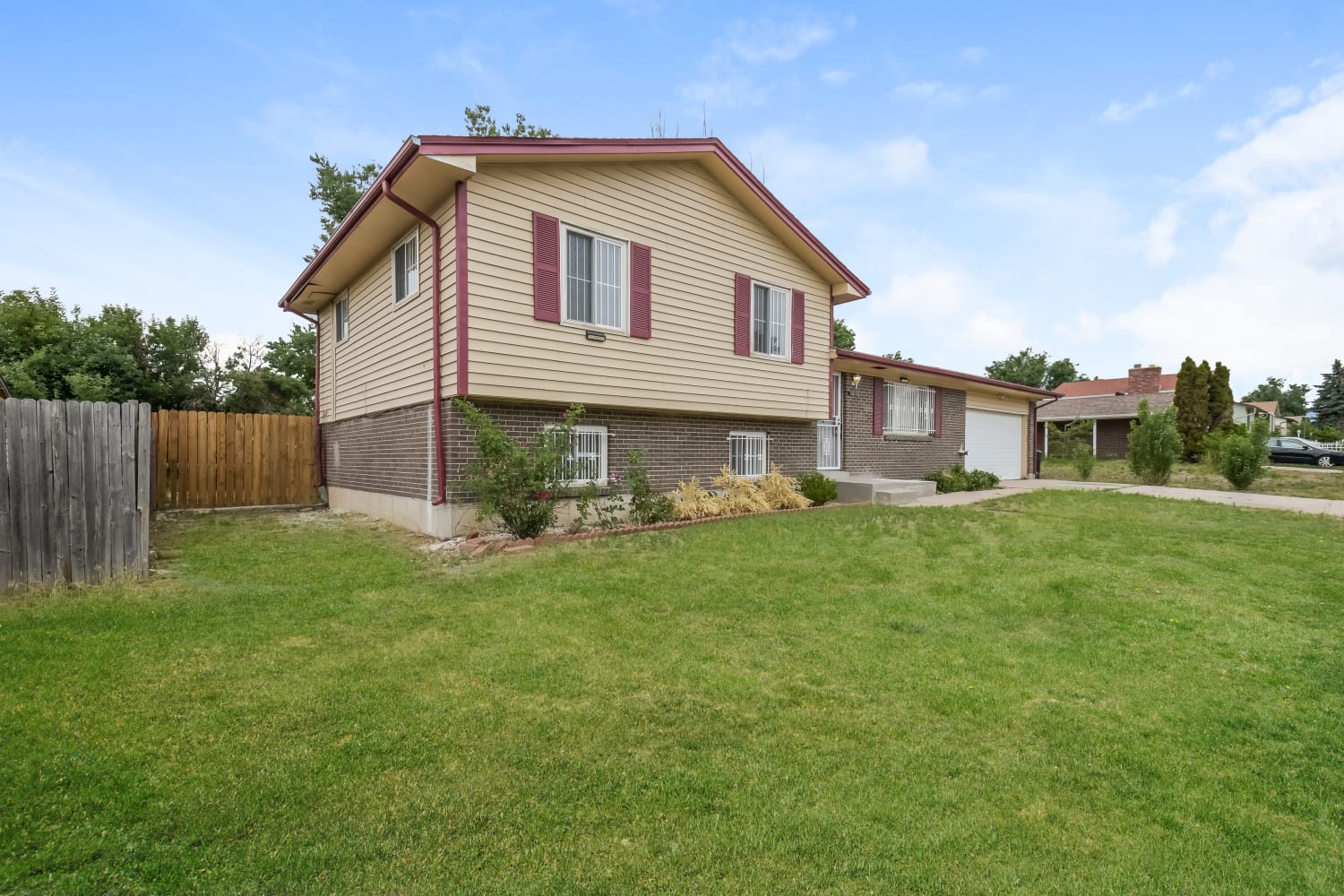13030 E 47Th Avenue Circle photo 2