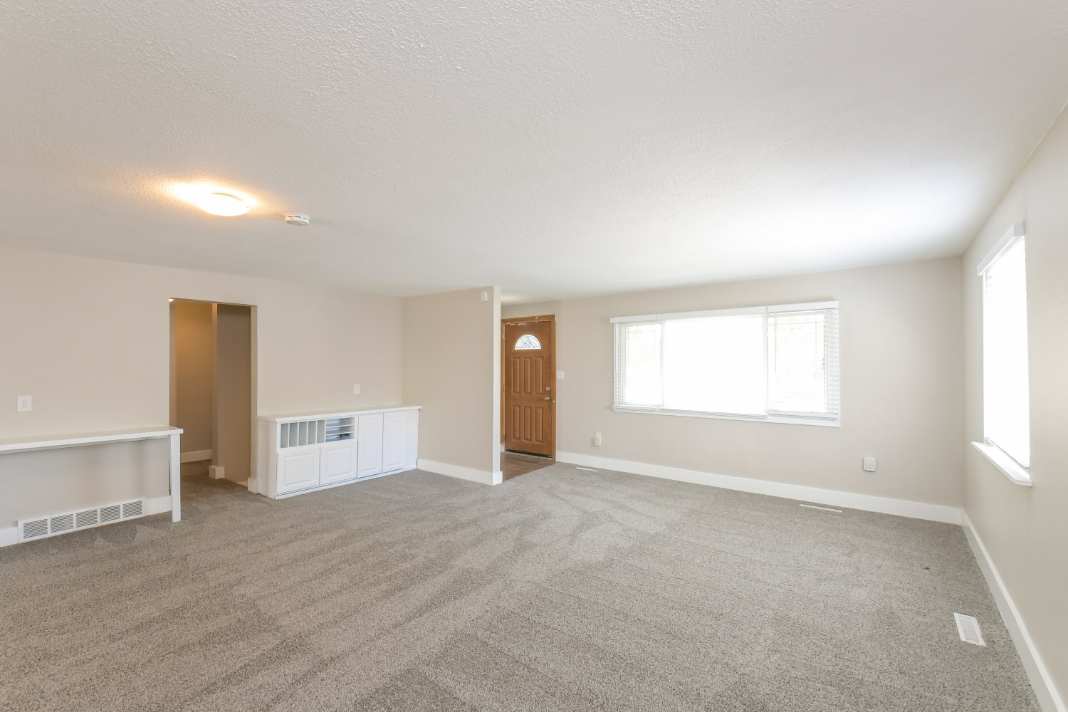 285 N 10Th Avenue photo 4