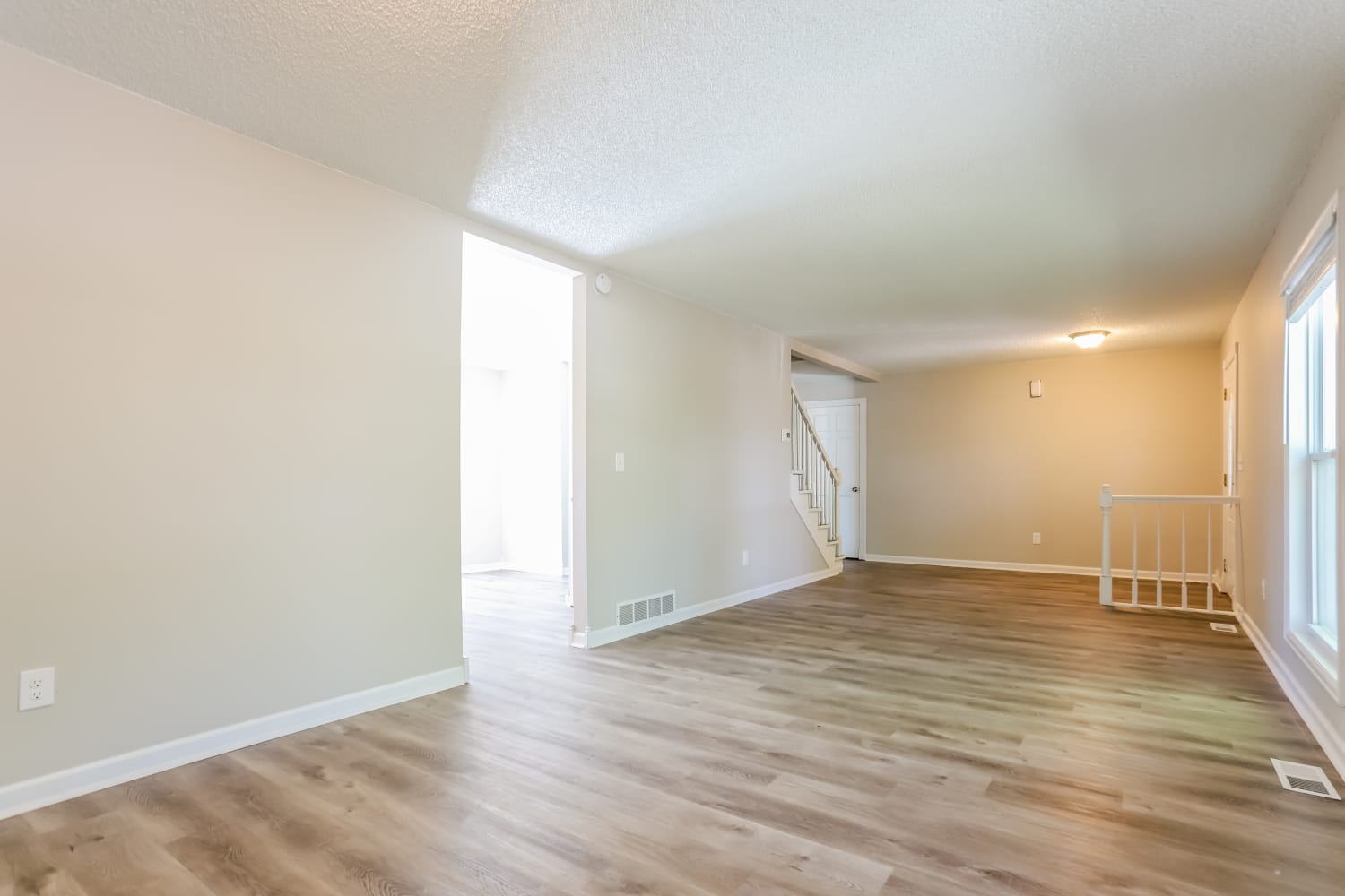 1456 S Zeno Street photo 4