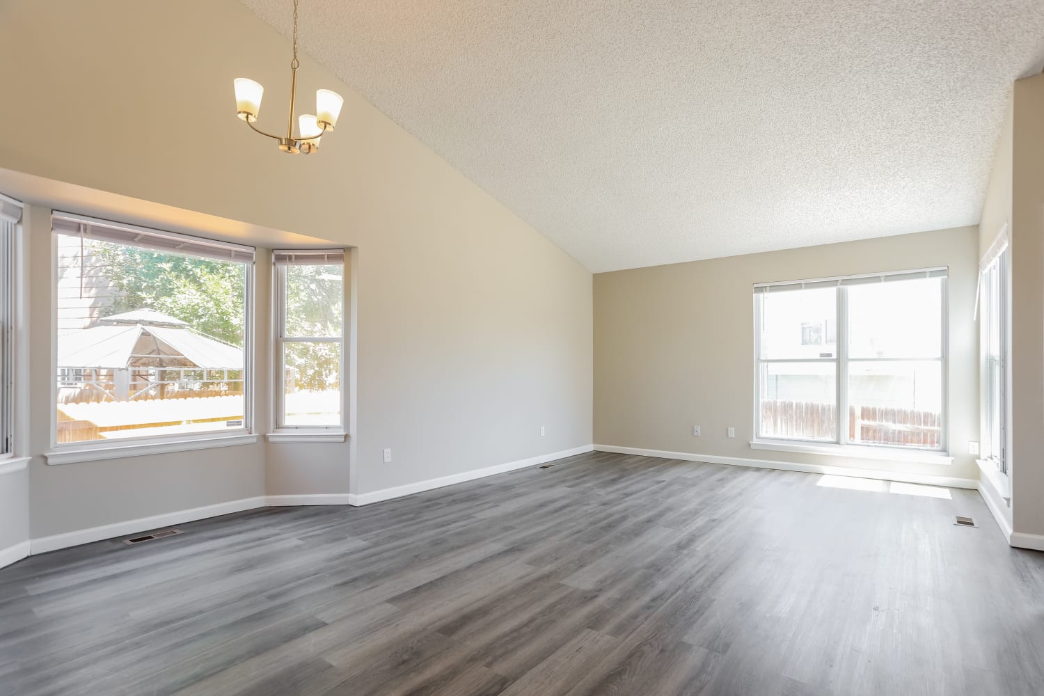 21051 E 46Th Avenue photo 3