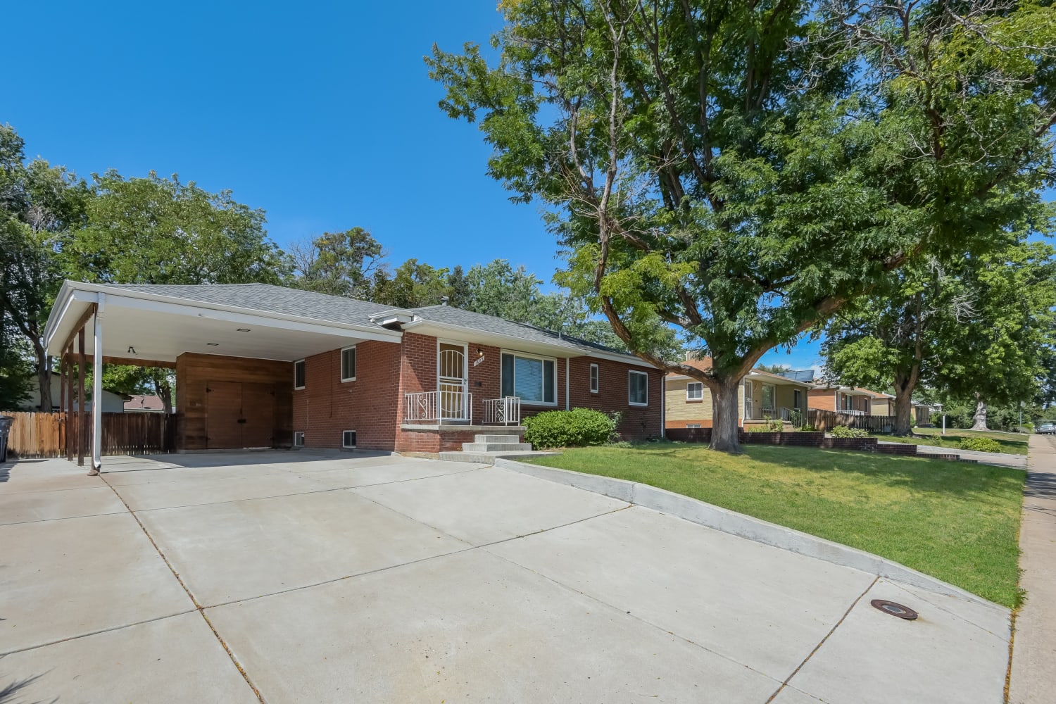 1685 S Wolff Street photo 2
