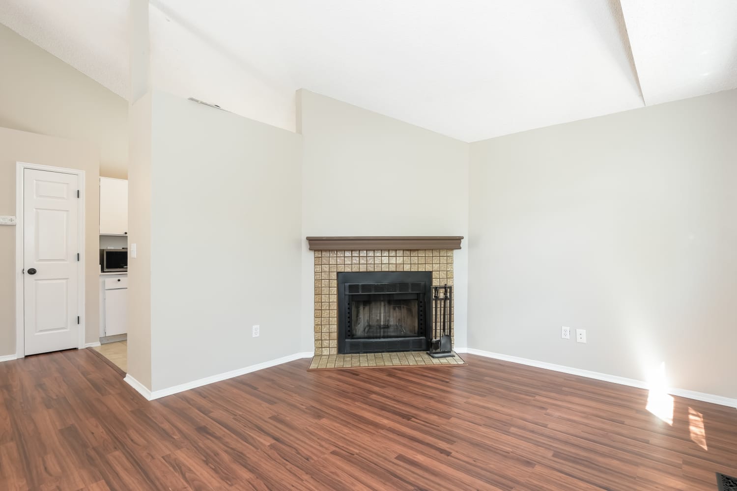 17487 E Plateau Drive photo 4
