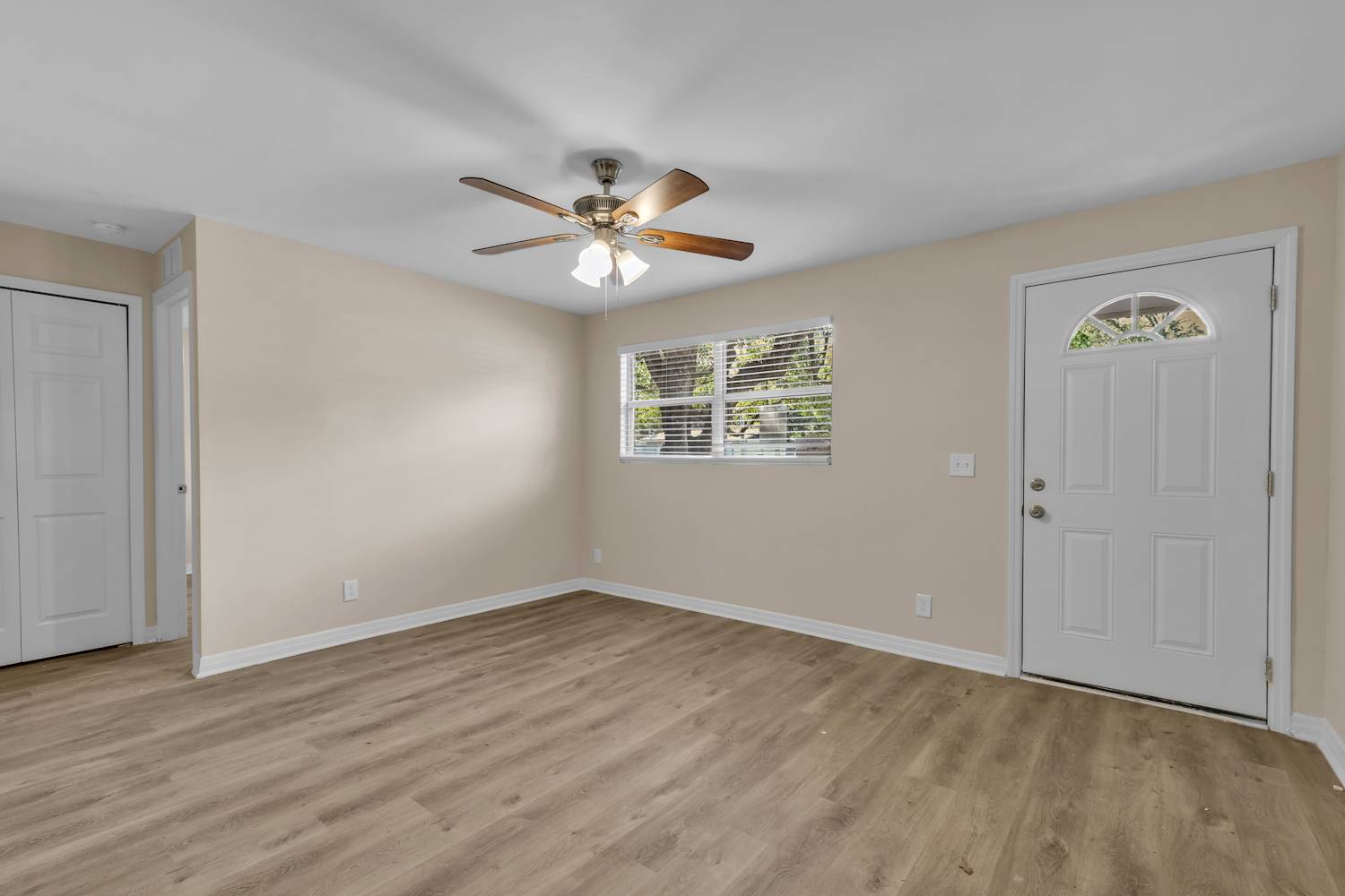 4461 Melvin Cir E photo 3