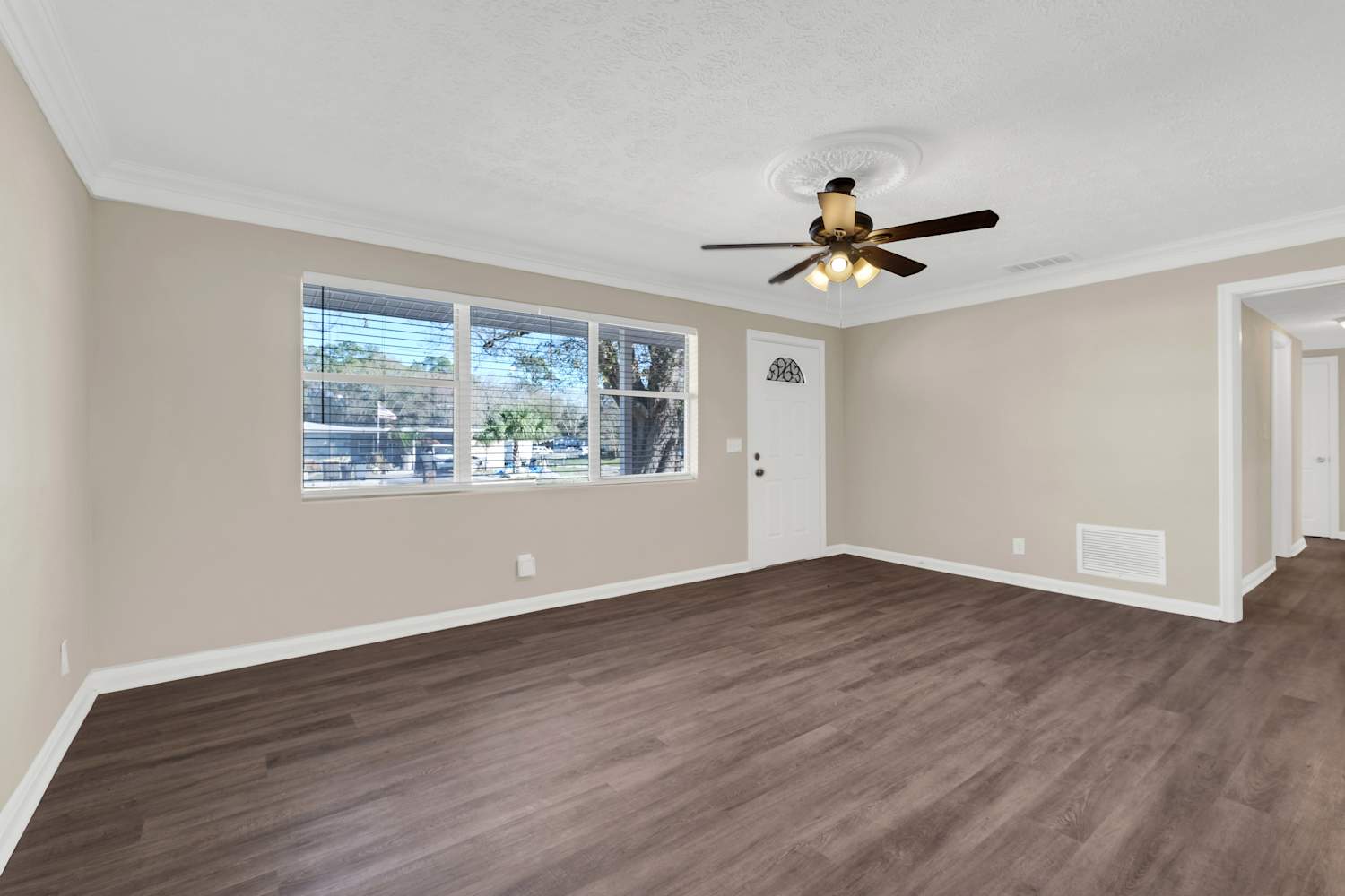 4836 Andromeda Rd photo 2
