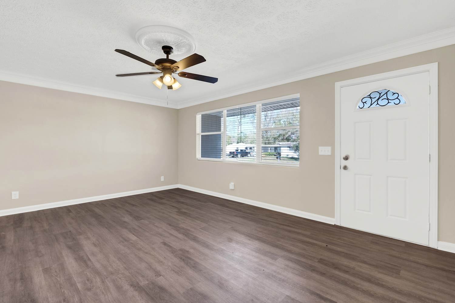 4836 Andromeda Rd photo 3