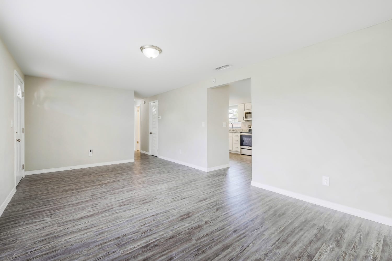 8127 Kenwood Dr N photo 4