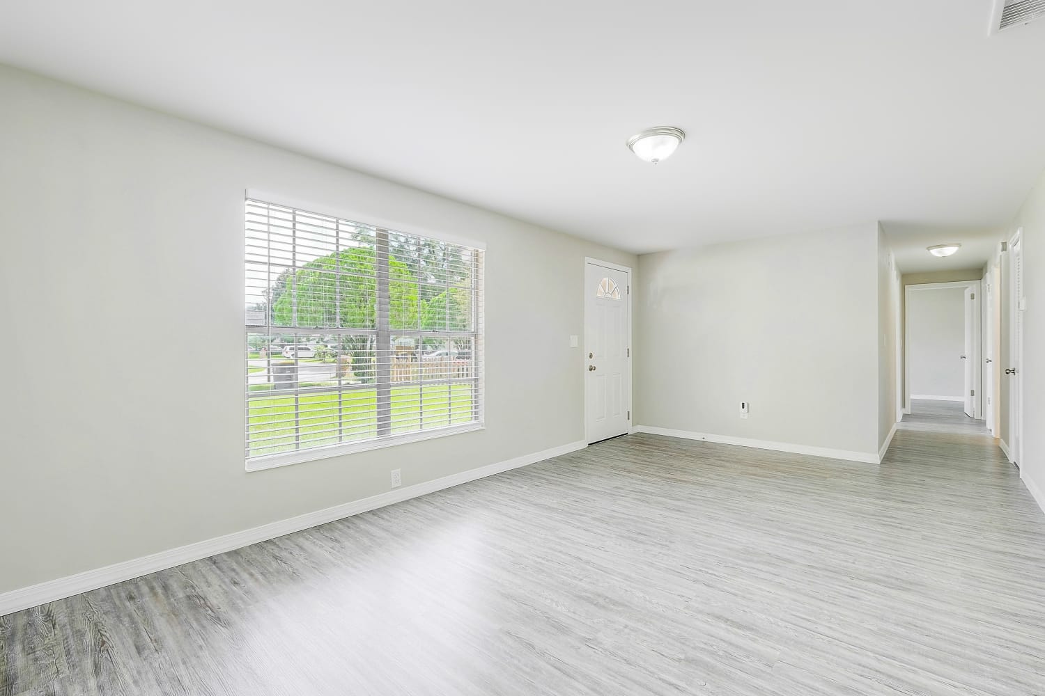8127 Kenwood Dr N photo 3