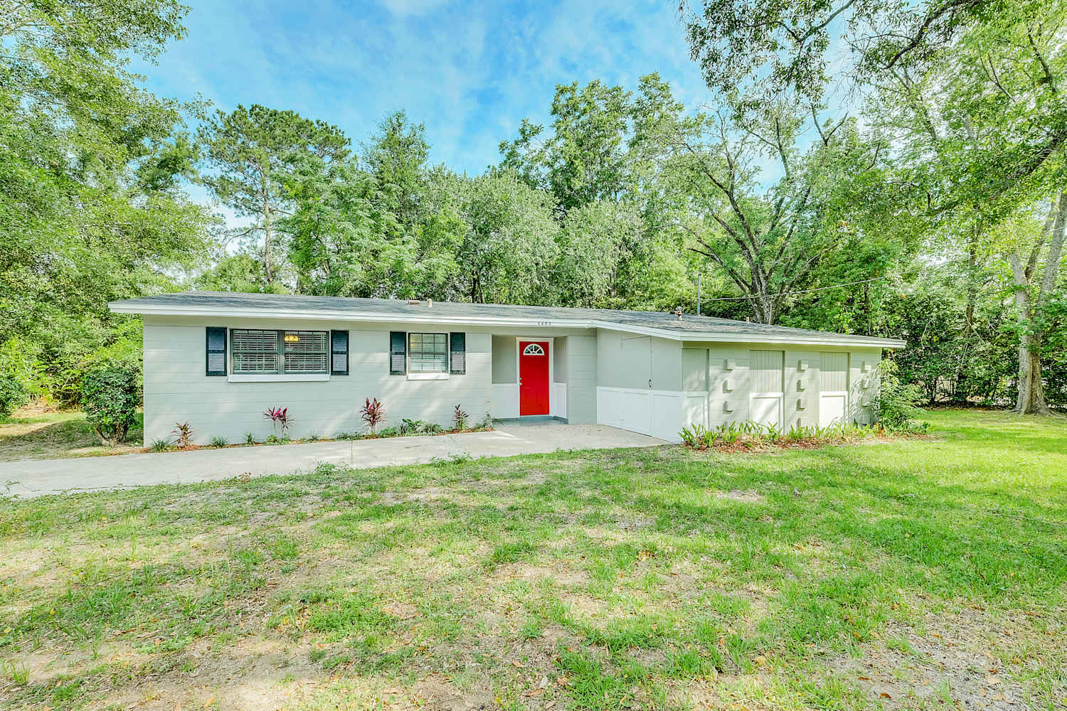2203 Burpee Dr photo 2