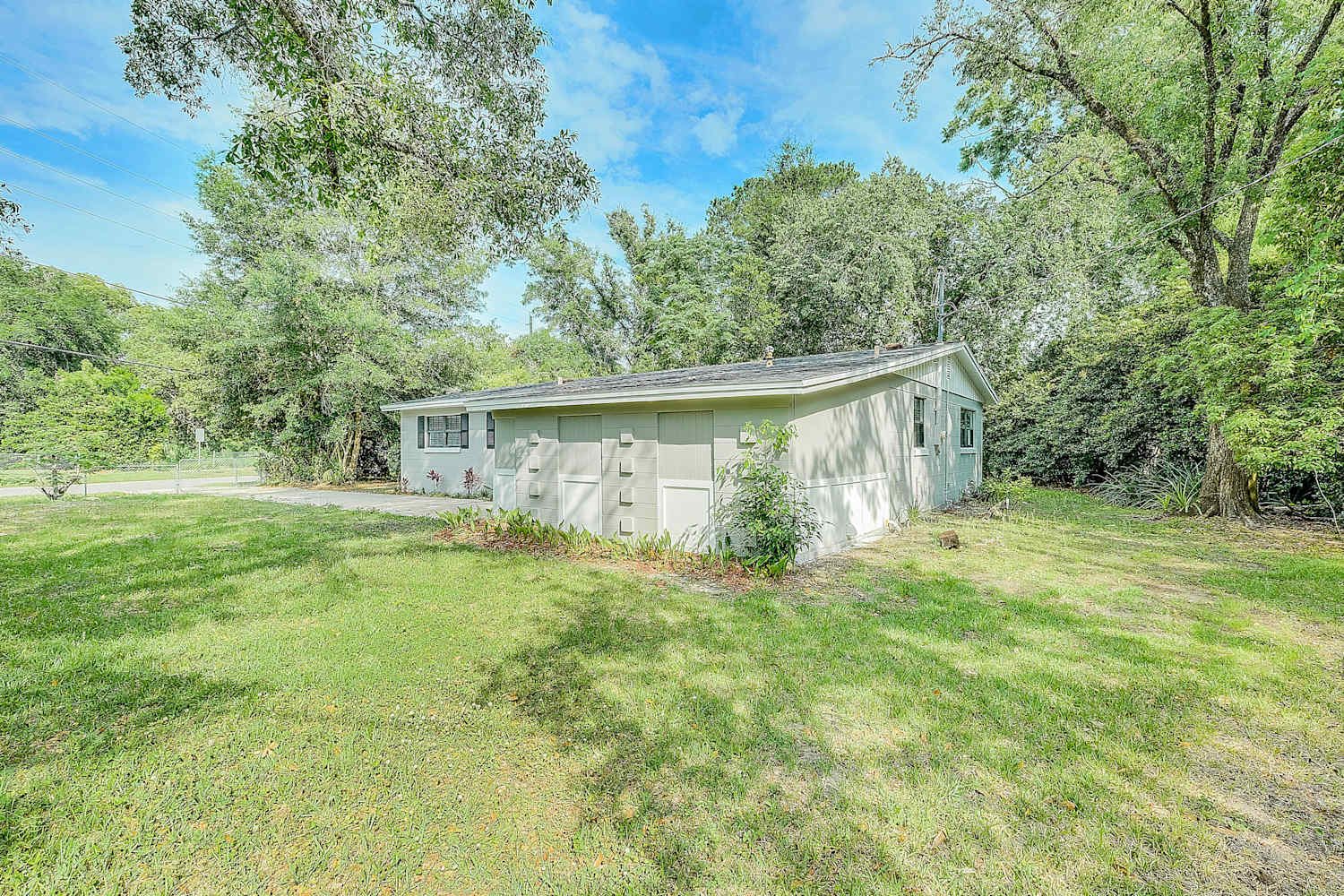 2203 Burpee Dr photo 3