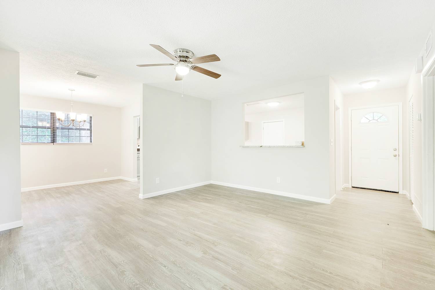 2203 Burpee Dr photo 4