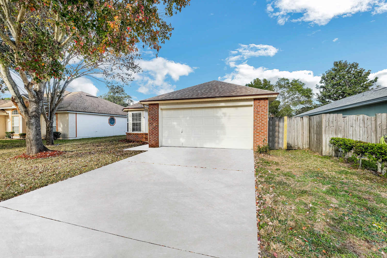 8089 Beaver Creek Dr photo 3