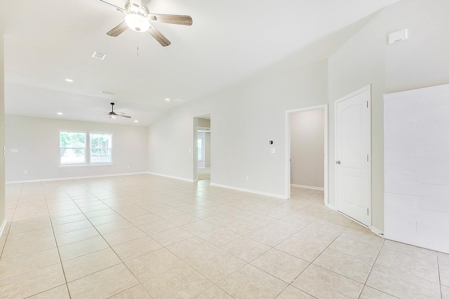1348 Nochaway Dr photo 4
