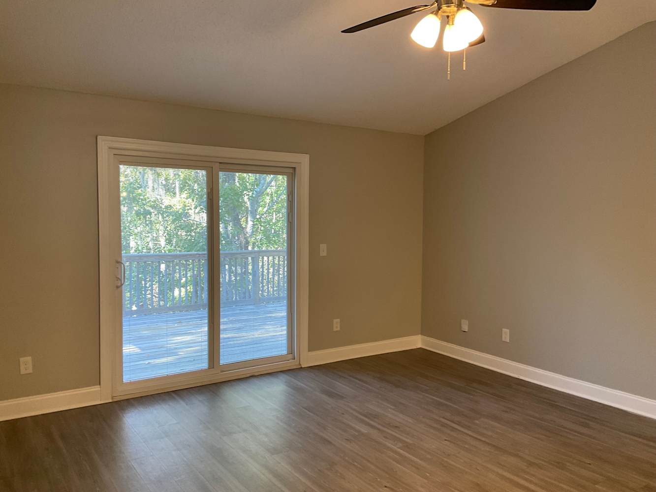 3108 Hickory Glen Dr photo 2