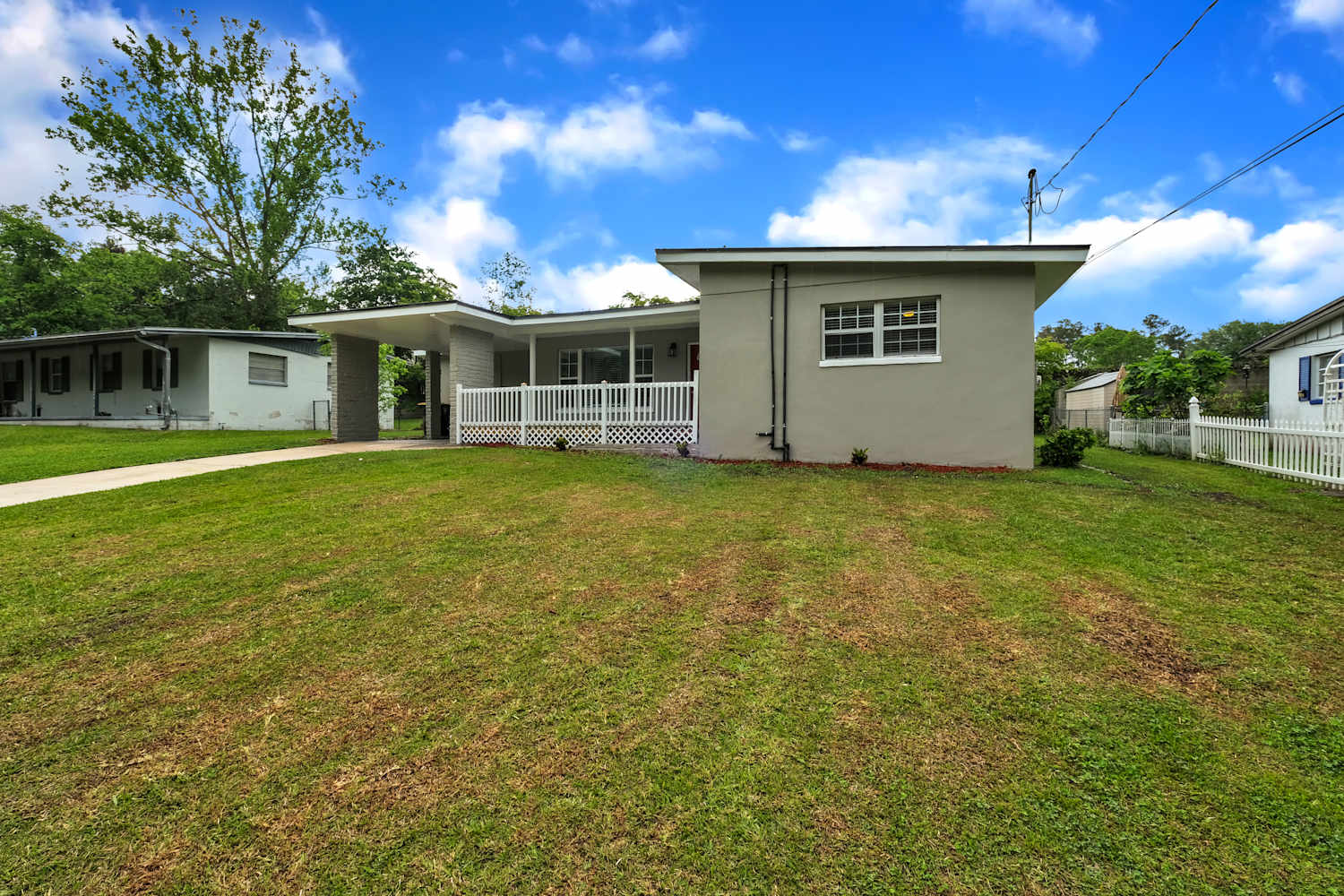 8061 Delaroche Dr photo 4