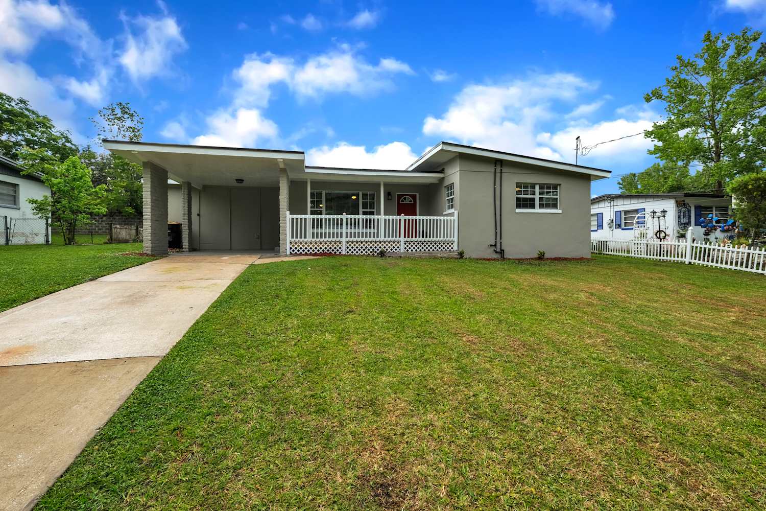 8061 Delaroche Dr photo 2