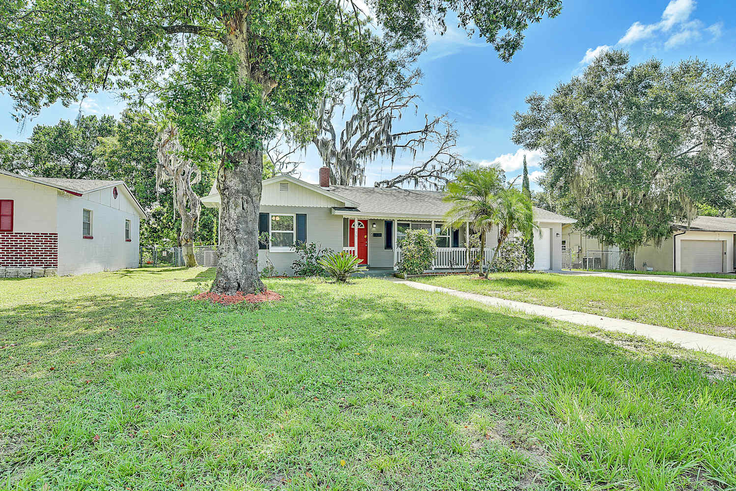 1115 N Powers Dr photo 3