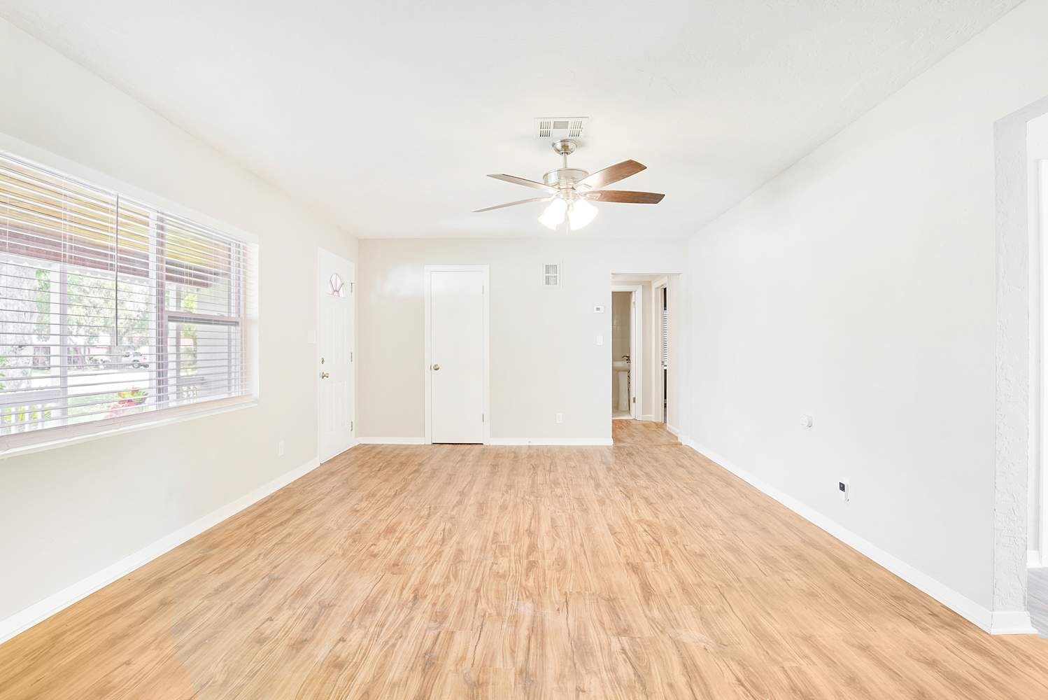 1115 N Powers Dr photo 5
