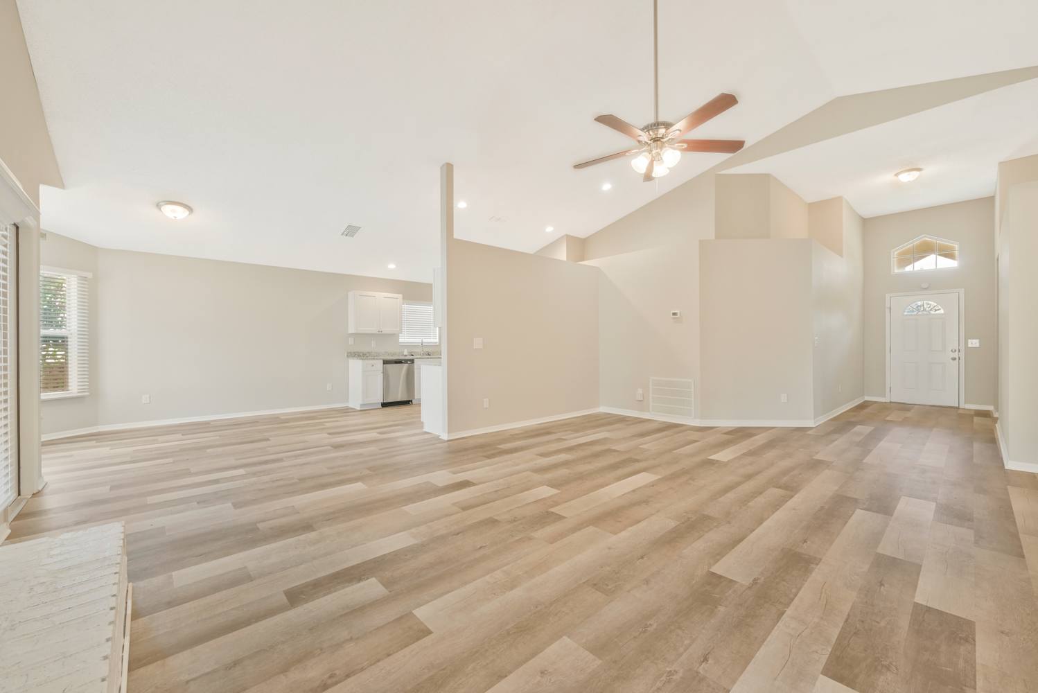 1011 Corkwood Dr photo 5