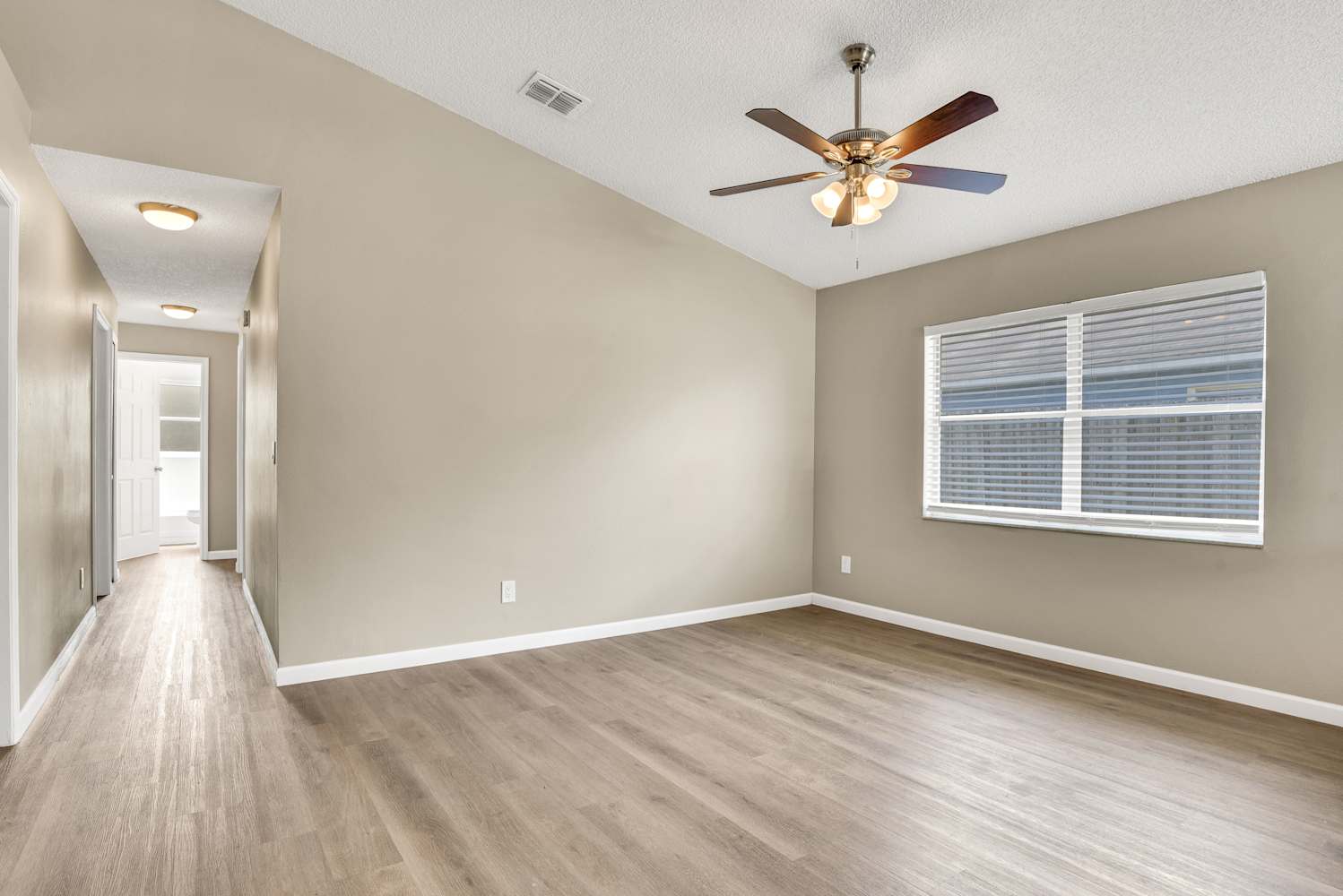 13507 Glasser Ave photo 4