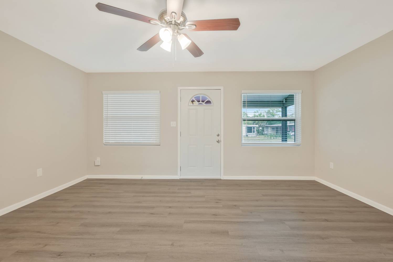 6000 Balboa Dr photo 4