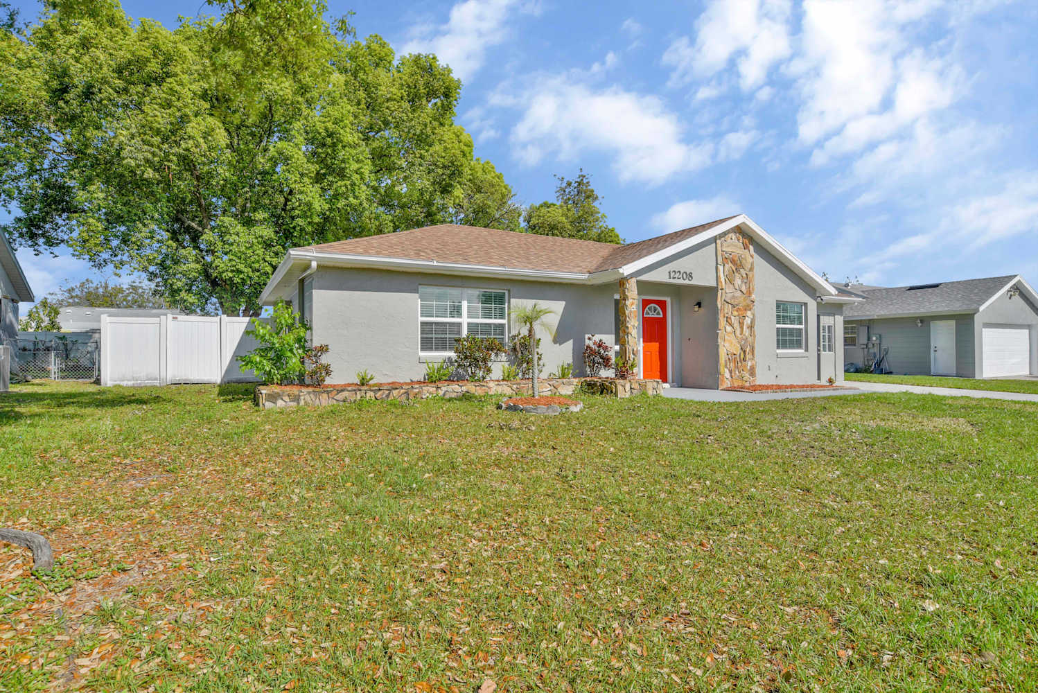 12208 Florida Woods Ln photo 3